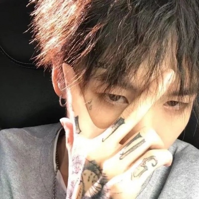 2025男生头像微信真人图片