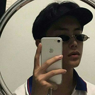 2025潮流男生微信头像图片