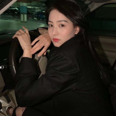 2025年女生流行微信头像图片