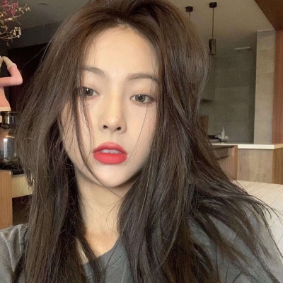 2025年女生流行微信头像图片