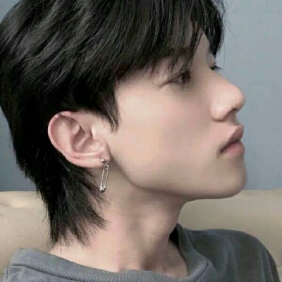 2025潮流男生微信头像图片