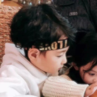 高清真人亲吻情侣头像