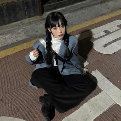 女头2025真人图片