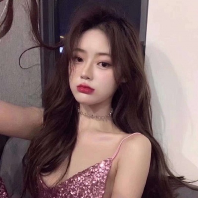 2025最潮最火头像真人女生图片
