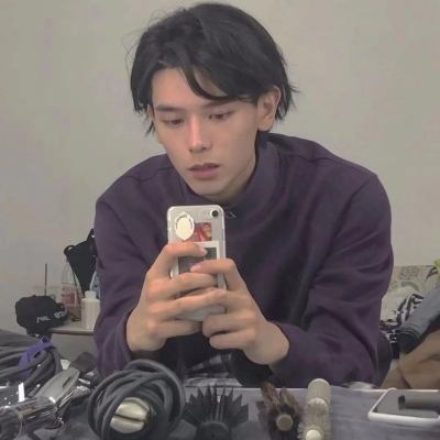 2025新版微信头像男成熟图片