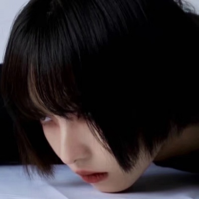 2025最潮最火头像真人女生图片