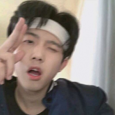2025年最火男生高清头像大图