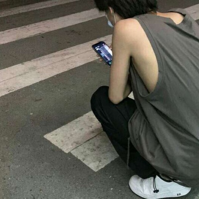 2025年最火男生高清头像大图