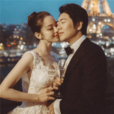 美女帅哥亲吻头像图片