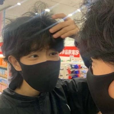2025微信男成熟头像图片