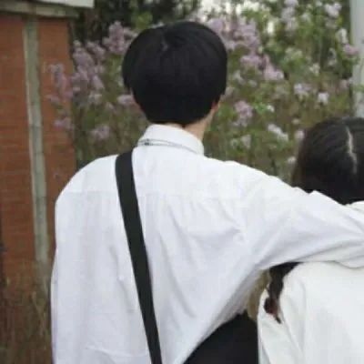 情侣图像2025的新款的图片