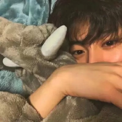 2025真人高清男头像图片