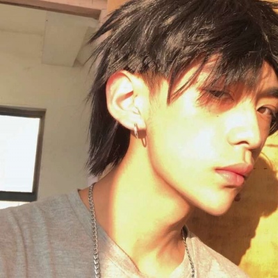 2025微信男成熟头像图片