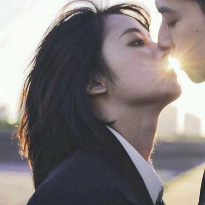 超甜热恋接吻情头