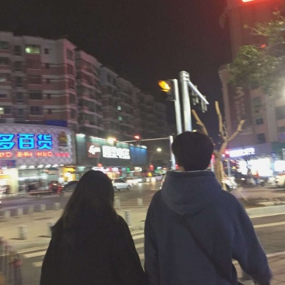 2025最潮流的情侣头像图片