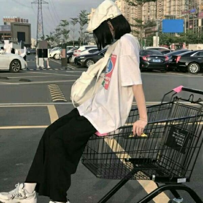 2025最潮最火女生头像图片