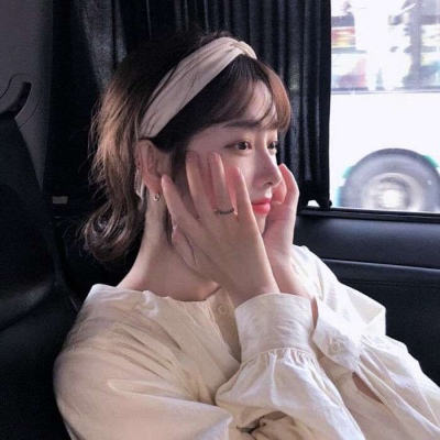 2025最火女生头像图片