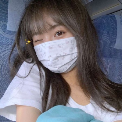 2025最流行微信头像女生真人图片