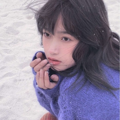 2025最火女生头像图片