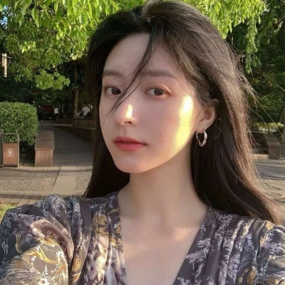 2025最火女生头像图片