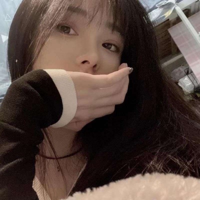 2025最火女生头像图片