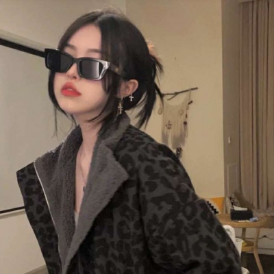 真人超酷个性女头