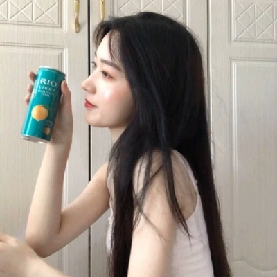 2025年最火头像高冷女生图片