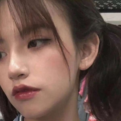 2025最火的扣扣头像女生真人图片