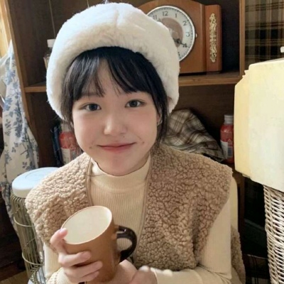 2025精致女头像图片