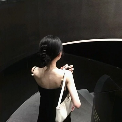 2025年最火头像高冷女生图片