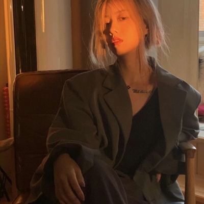 2025女生qq头像ins图片