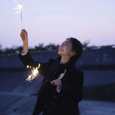 2025女生最好看的头像图片