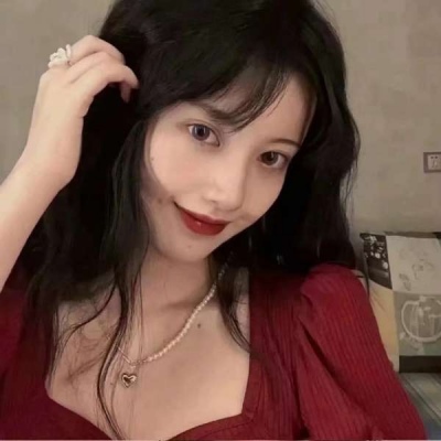 2025红色的微信头像女生图片