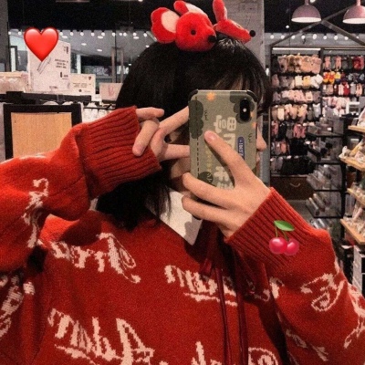 女生头像新年红色系真人