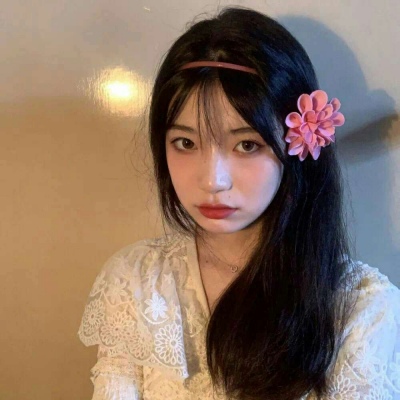 2025年女生头像ins风格图片