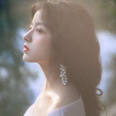 2025年微信头像图片女生
