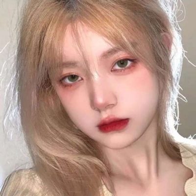 2025年头像真人女生照片