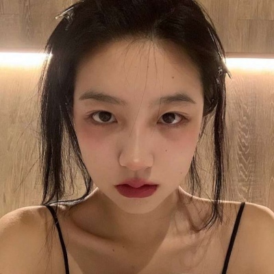 2025年头像真人女生照片