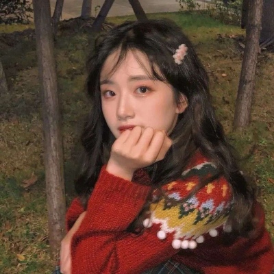女生头像新年红色系真人