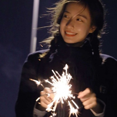 2025女生最好看的头像图片