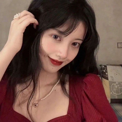 2025红色的微信头像女生图片