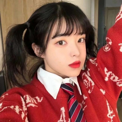 过年头像红色系女生真人