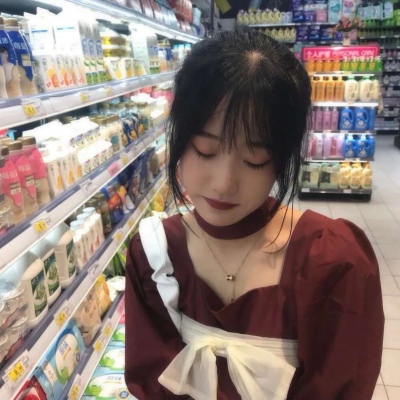 女生头像新年红色系真人