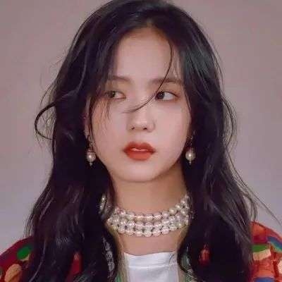 女生头像新年红色系真人