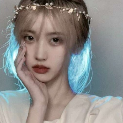 qq2025年女生头像最新款图片