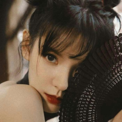 2025年女生头像ins风格图片