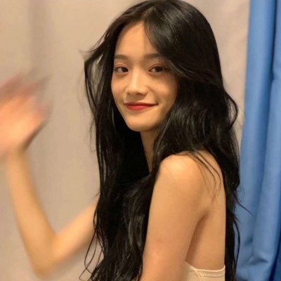 qq头像最新最流行2025女生图片