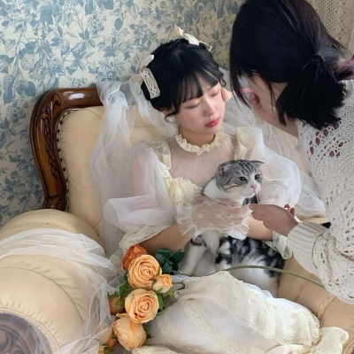 适合过年用的微信真人女生头像