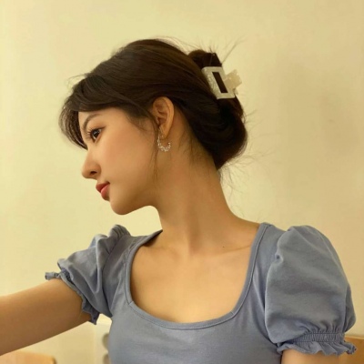 qq头像最新最流行2025女生图片