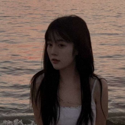 2025高冷丧系女生头像高清图片